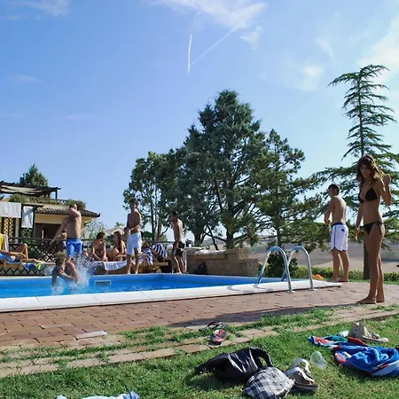 Holiday home Spacious With Swimming Pool Cingoli