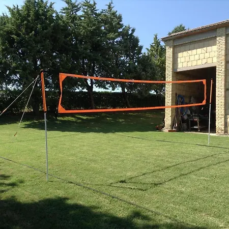 Spacious With Swimming Pool